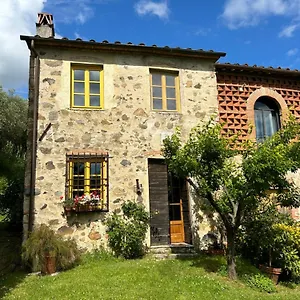 https://la-casina-dei-frati.it-tuscanyhotel.com